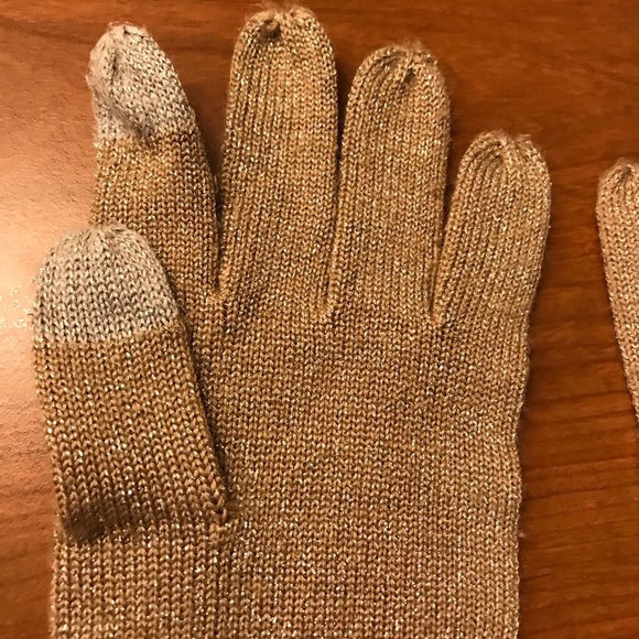 COACH Logo C Tan Beige Shimmer Wool Touch Gloves - Picture 2 of 6